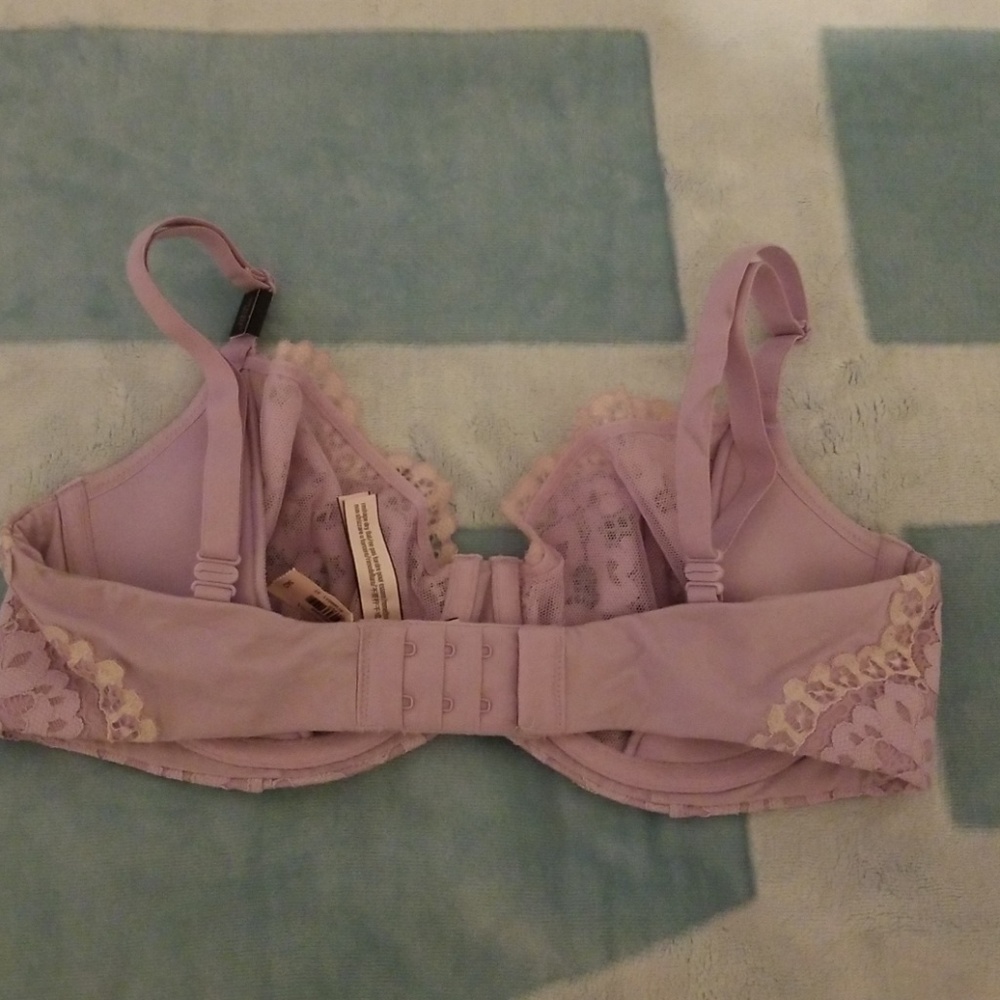 Victoria's Secret BODY BY VICTORIA push-up bra - Picture 4 of 5
